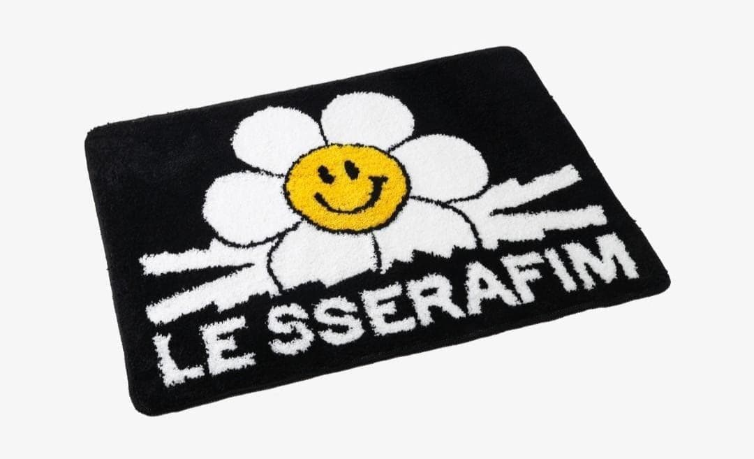 LE SSERAFIM ルセラフィム フロアマット ラグ ウィグルウィグル