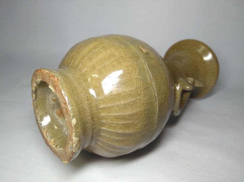 元朝龍泉双耳環付瓶