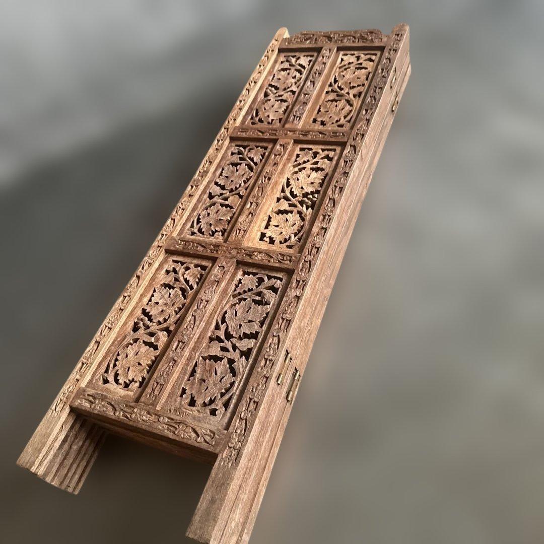 瞬間的お値下げ❣️小さめ木製彫刻入りパーテーション 4パネル