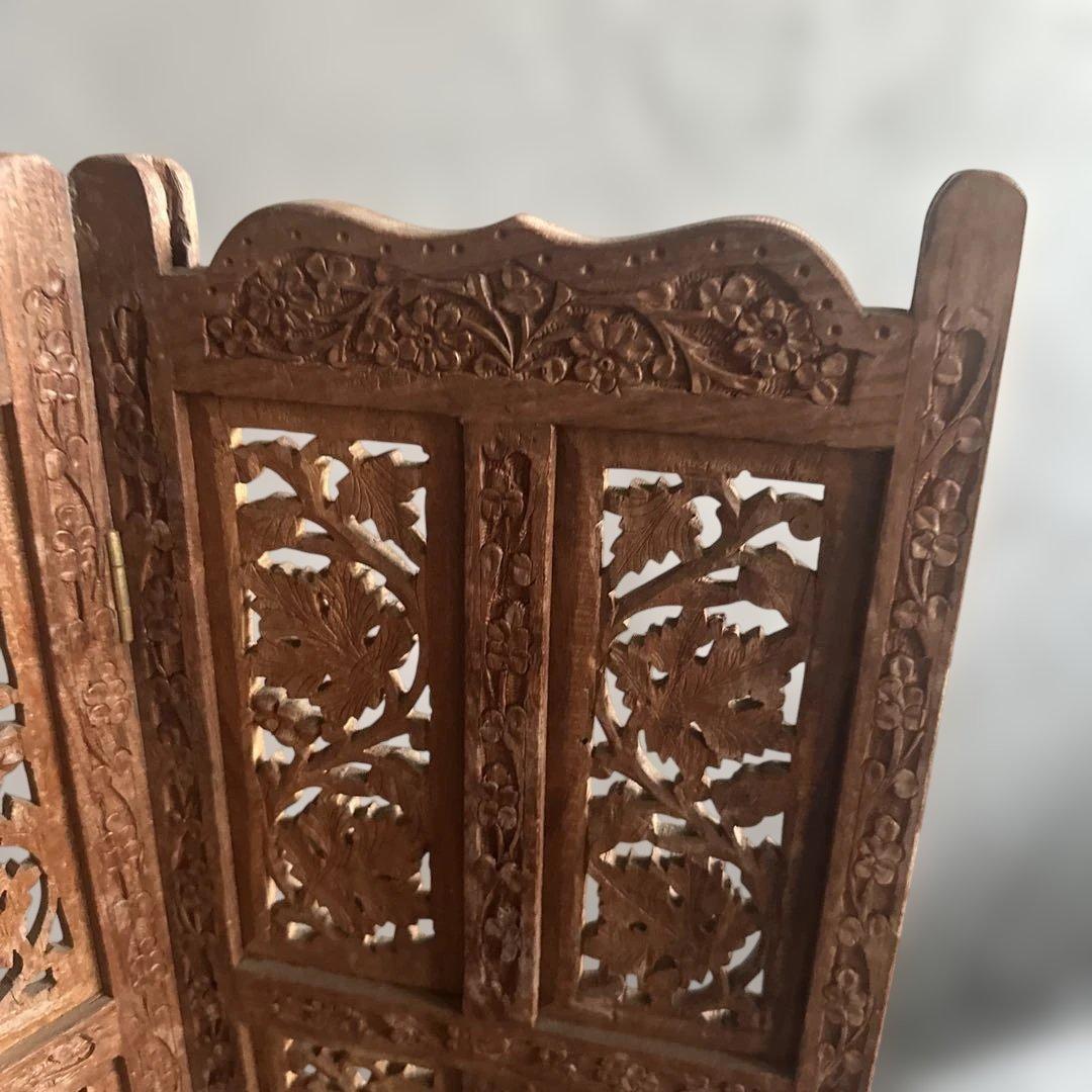 瞬間的お値下げ❣️小さめ木製彫刻入りパーテーション 4パネル