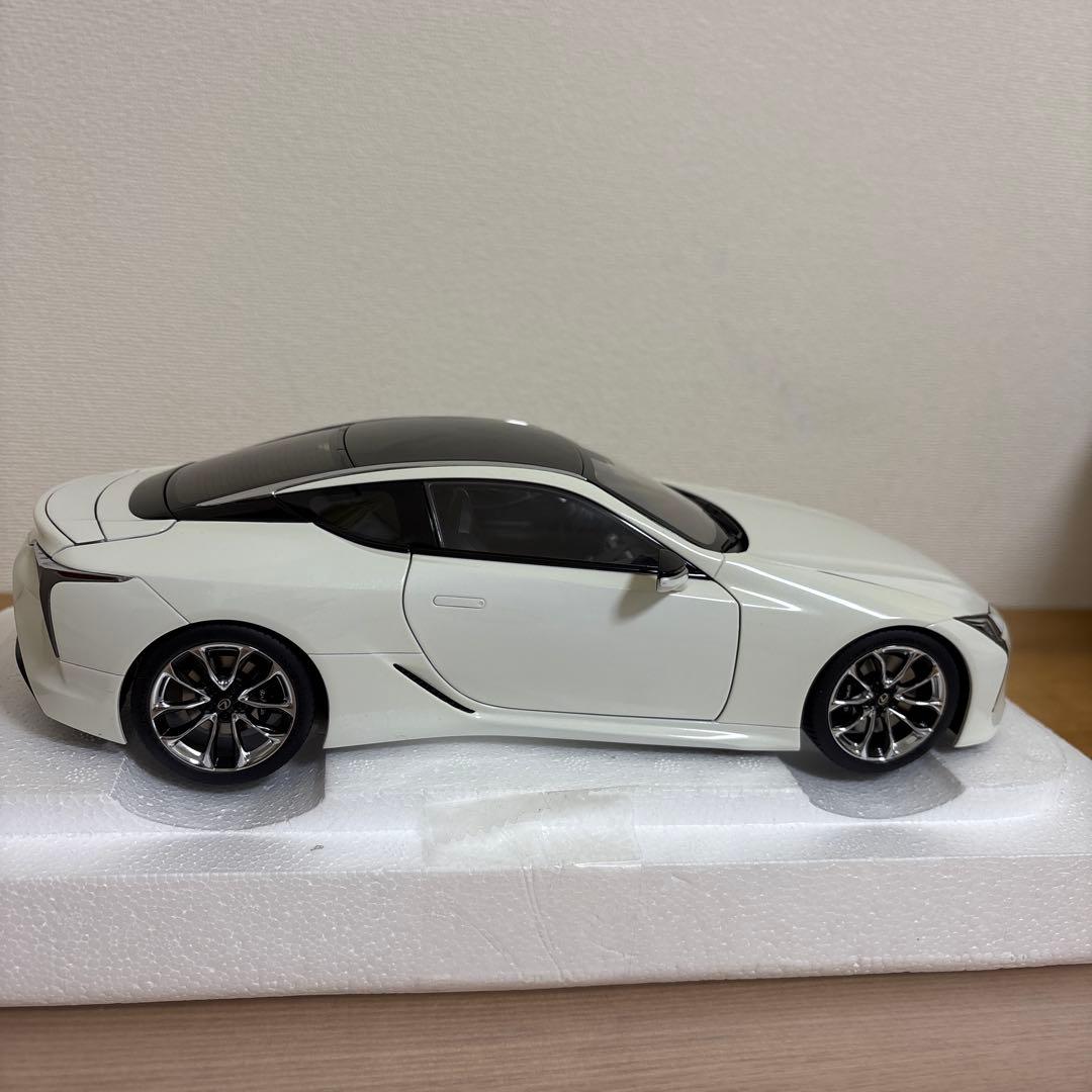 オートアート　LEXUS レクサス　LC500 1/18 ミニカー　ホワイト