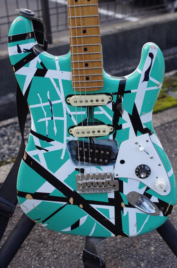 エレキギター　オリジナル　EVH風　材料費19万