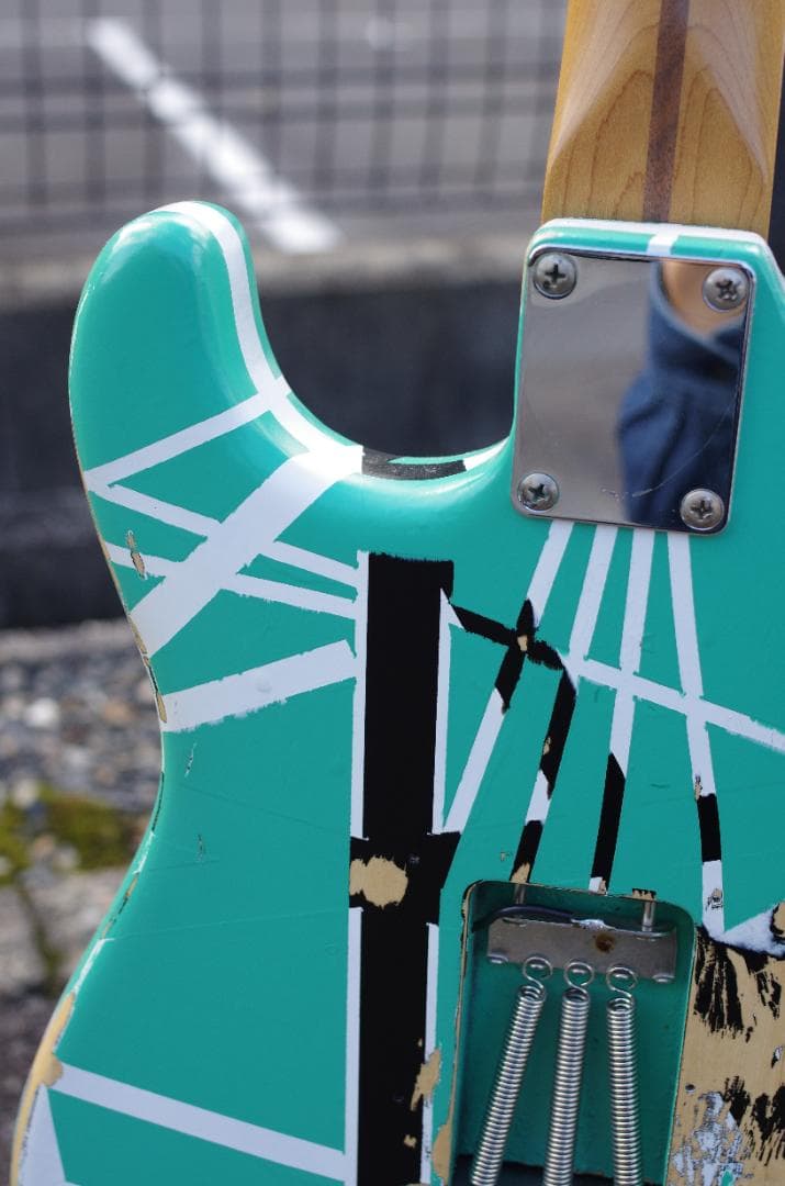 エレキギター　オリジナル　EVH風　材料費19万