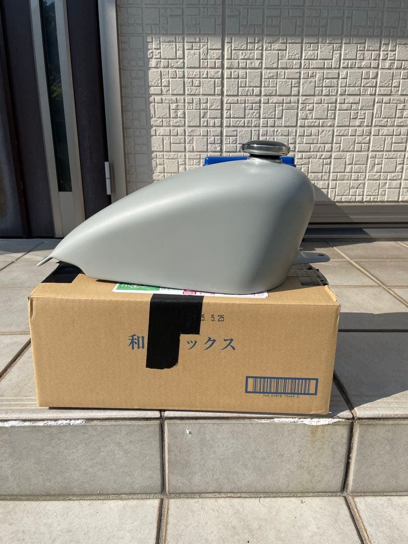 250TR ハイマウント　スポーツスター　タンク　ガレージT&F エストレヤ