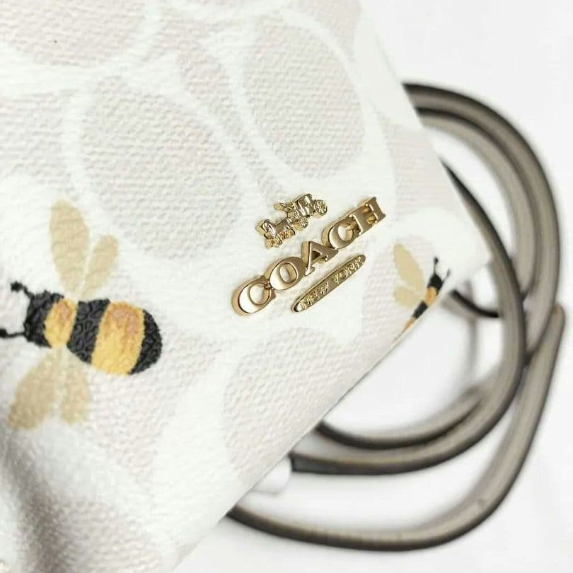 美品 COACH フォーンクロスボディ 蜂柄 スマホショルダー d27