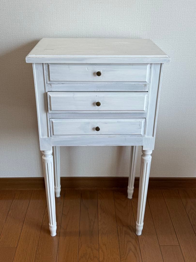 本当は使いたい　泣く泣く出品　アンティーク　サイドテーブル