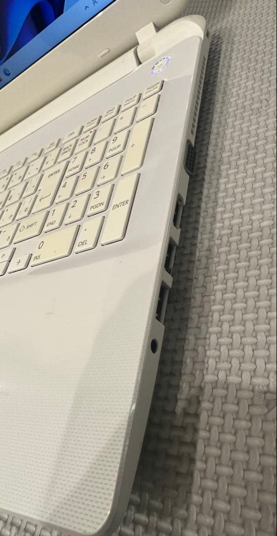 東芝 AB25/PW i3 4GB SSD250GB Webカメラ W11