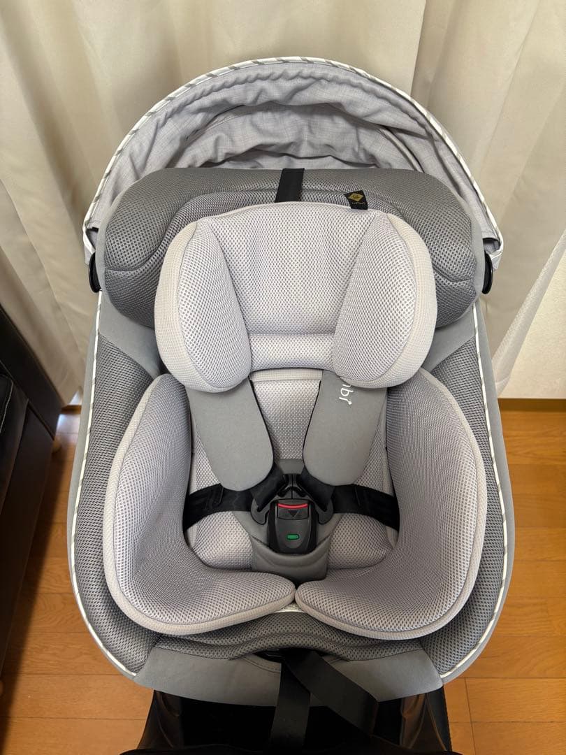 Combi 回転式チャイルドシート グレー JP-590