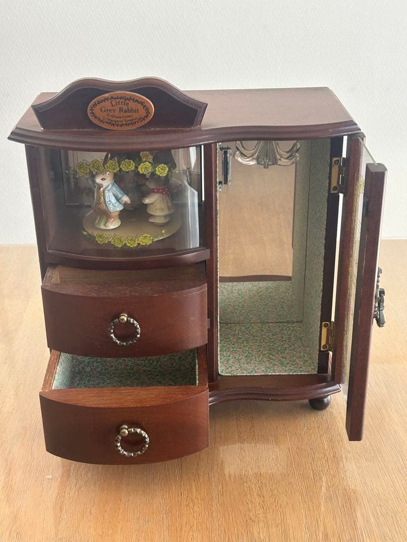 【リトルグレイラビット】 木製 ジュエリーボックス（オルゴール付き）