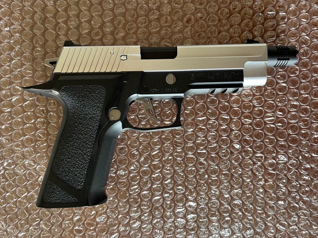 東京マルイ　バイオハザード6　センチネル ナイン〈レオン専用モデル〉　おまけ付き