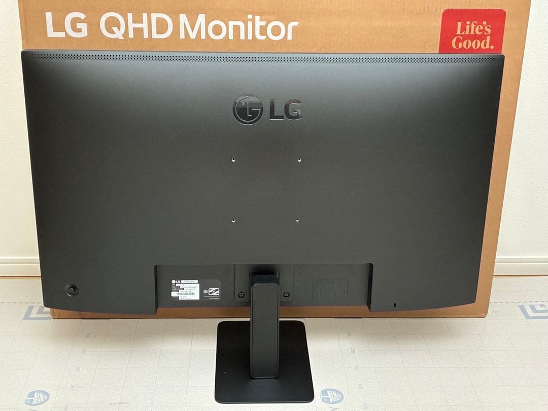 LG WQHD 32インチモニター 32U631A-B 新品同様①