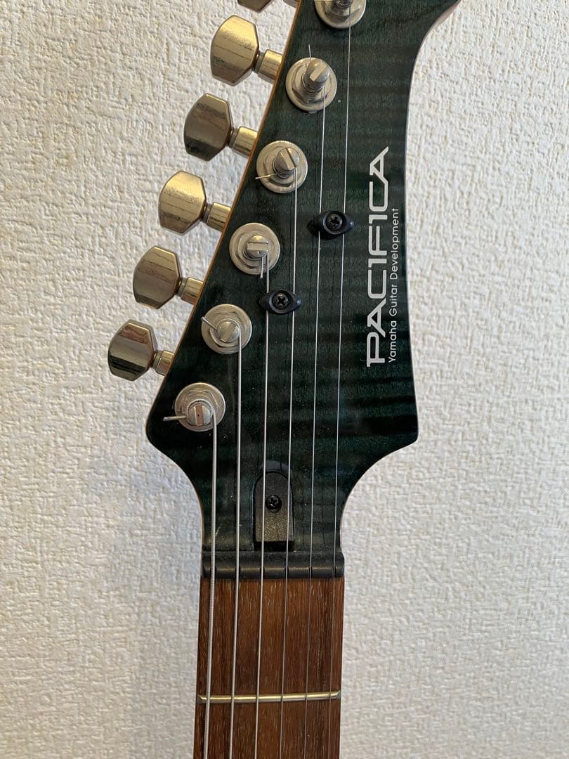（Desman Artadewa）YAMAHA PACIFICA 612