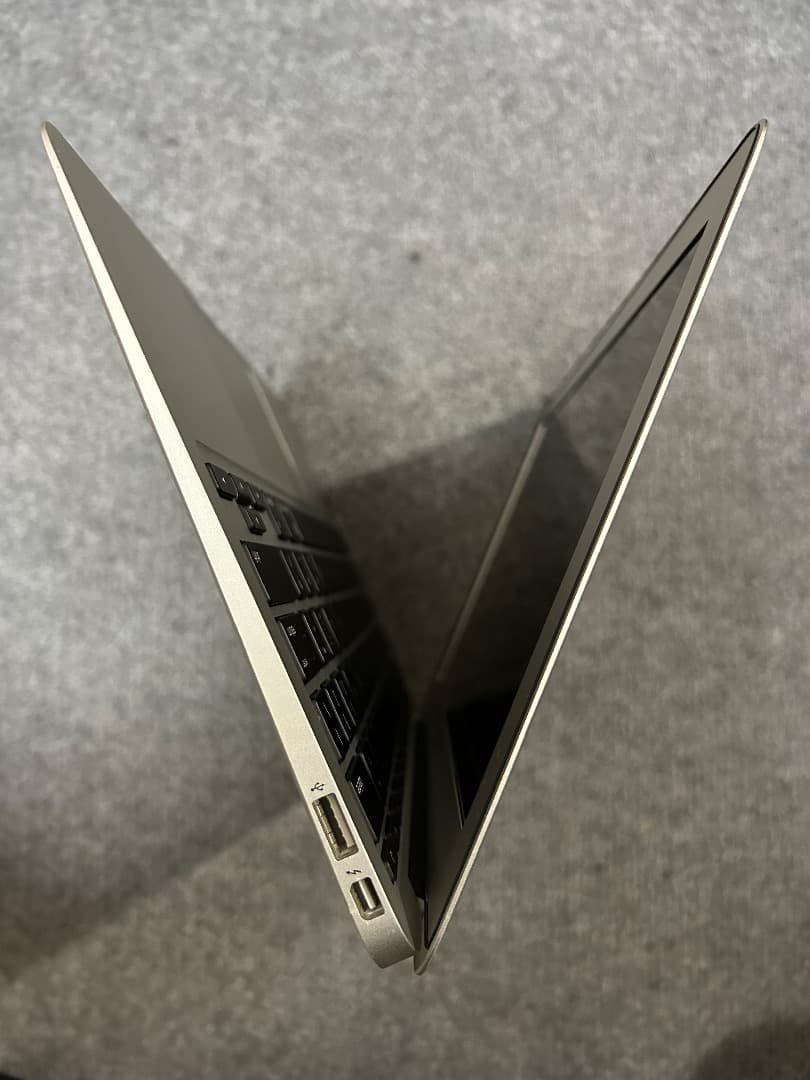 MacBook Air 2014 8Gb 256GbSSD 11インチ USキー