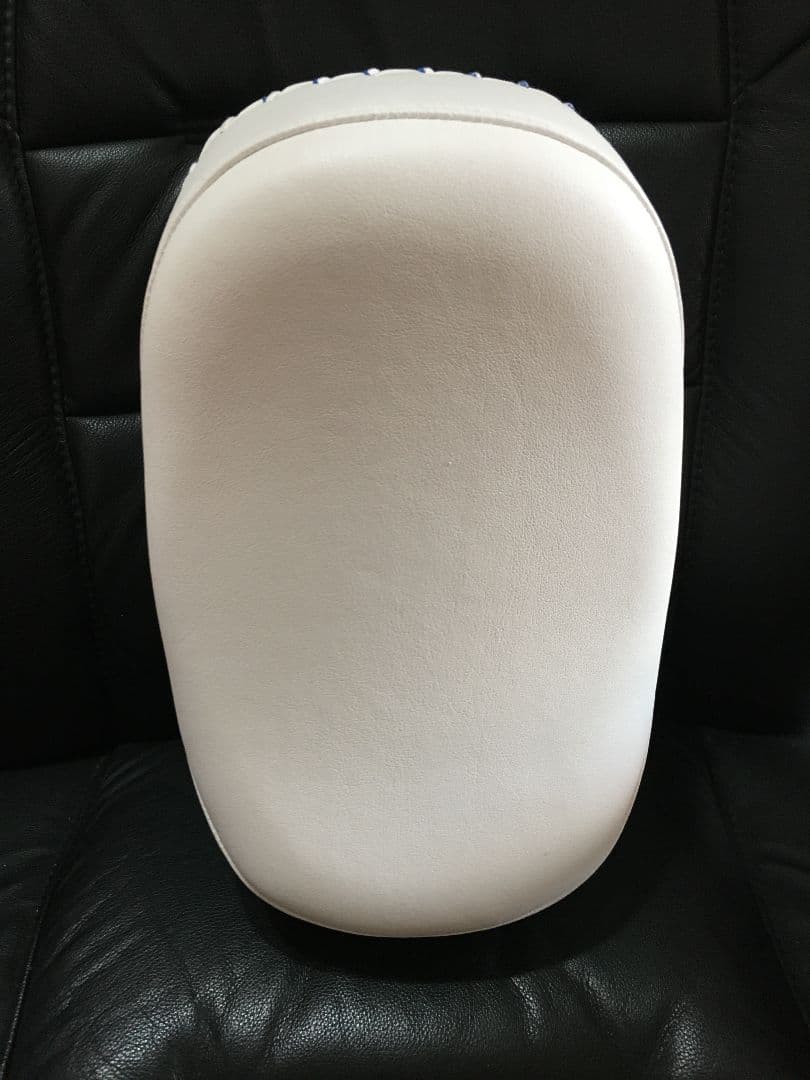 新品ボクシング　キックミット　持ちやすく蹴りやすい、打ちやすい