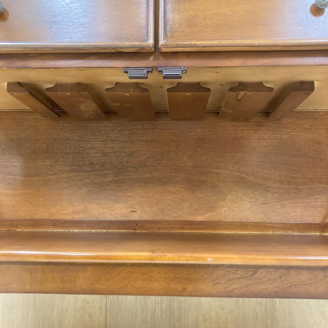 アンティーク調　飾り棚　キャビネット　クラシック