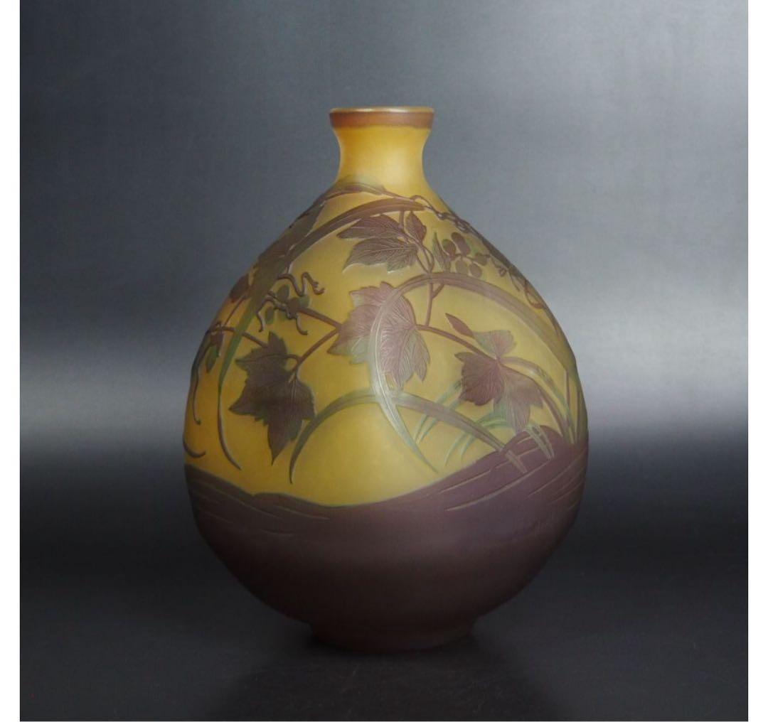 送料無料 時代物　被せガラス蔦葛文扁壺　花文花瓶　高さ23.5ｃｍ　共箱