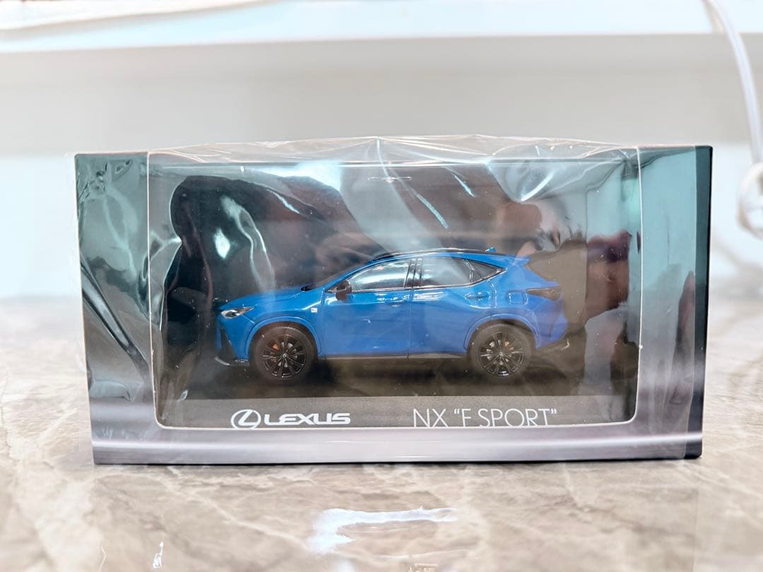 Lexus NX350h \"F SPORT\" 1/43 ミニカー