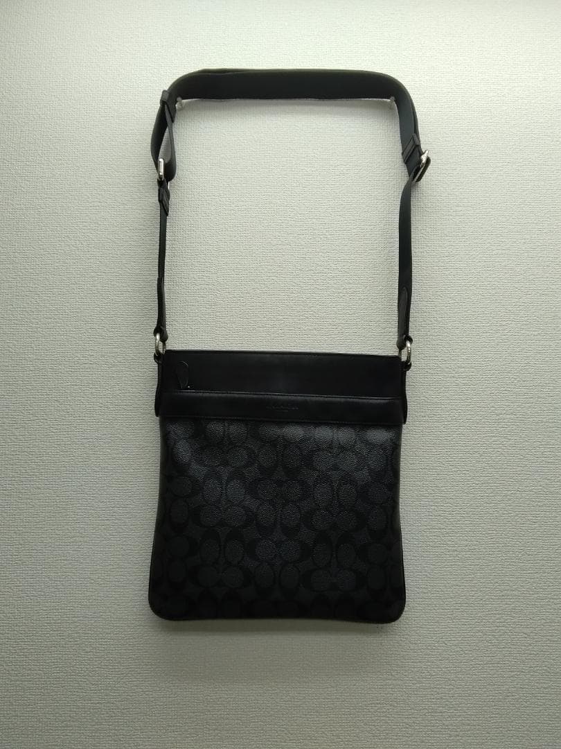 COACH ブラック ショルダーバッグ