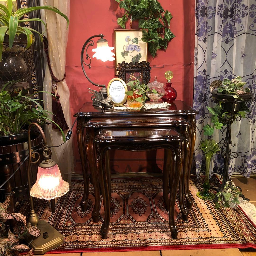 ヴィンテージ ブリティッシュ　アンティーク　３連　猫脚　ネストテーブル