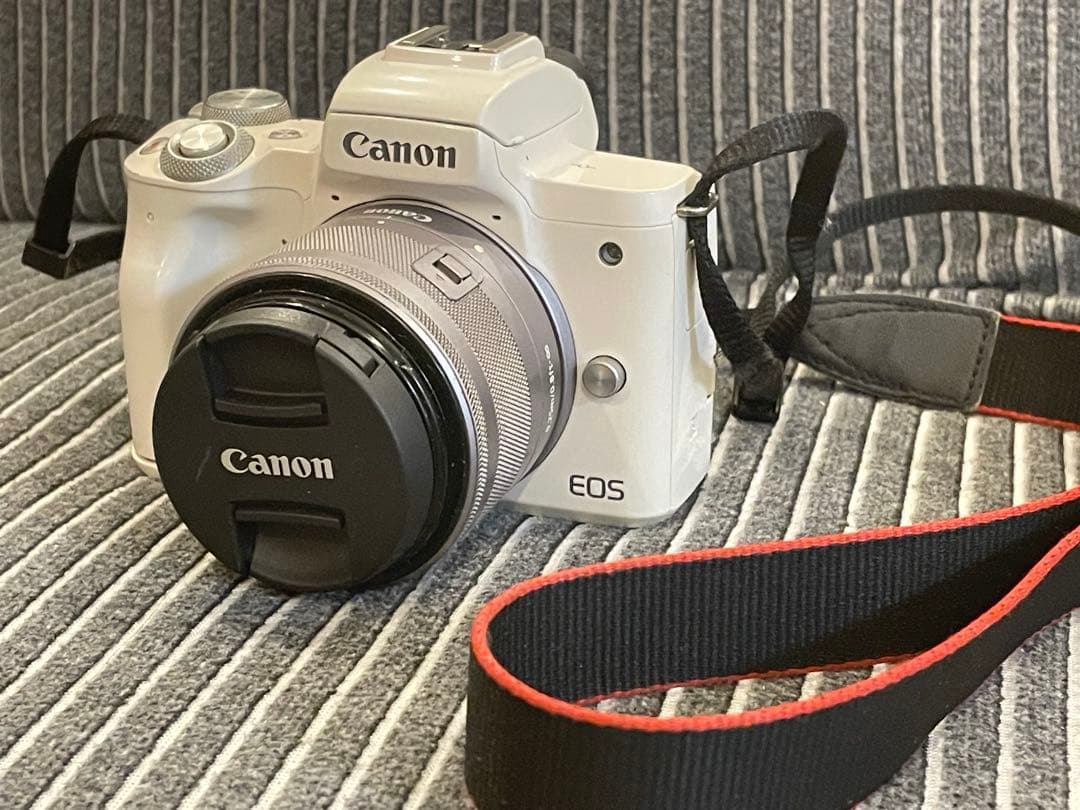 Canon EOS Kiss M ボディ&標準ズームレンズ