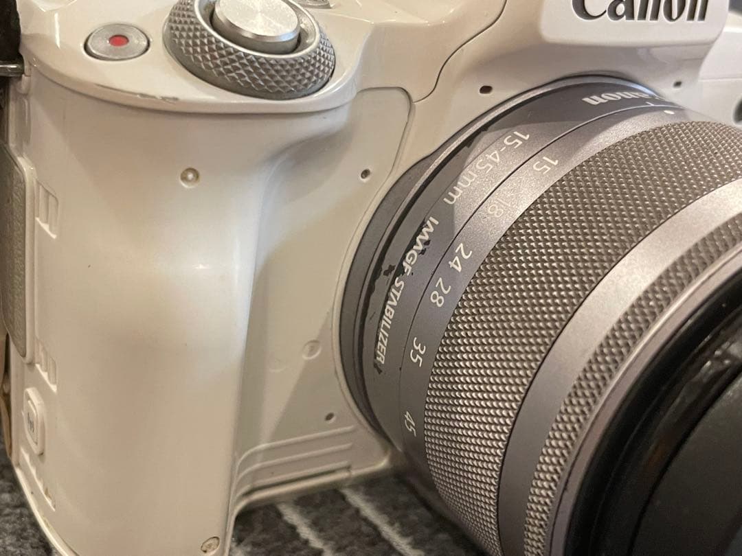 Canon EOS Kiss M ボディ&標準ズームレンズ