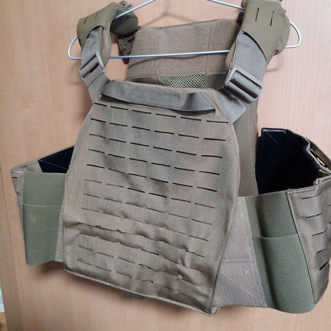 emerson gear プレートキャリア　タンカラー