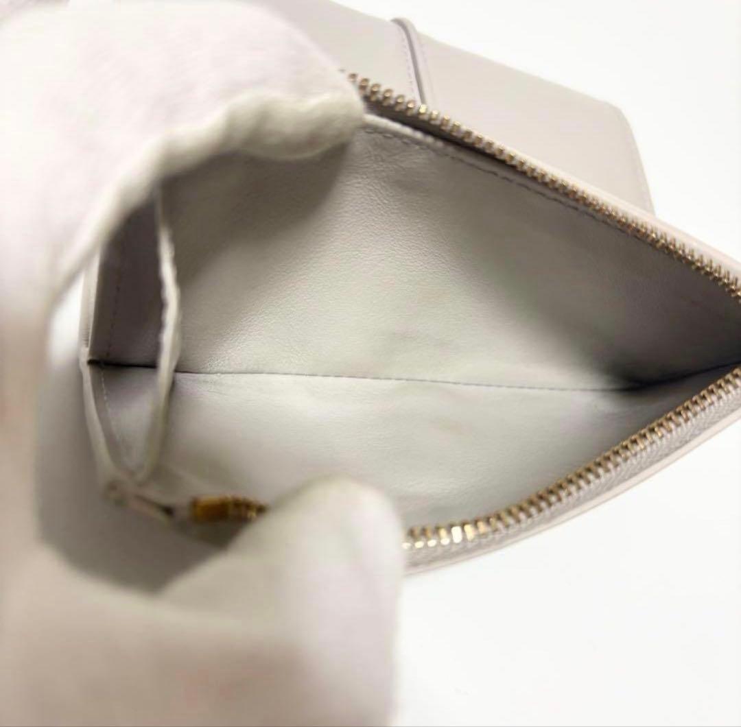 美品　トッズ T タイムレス レザー ウォレット　三つ折り財布　コンパクト