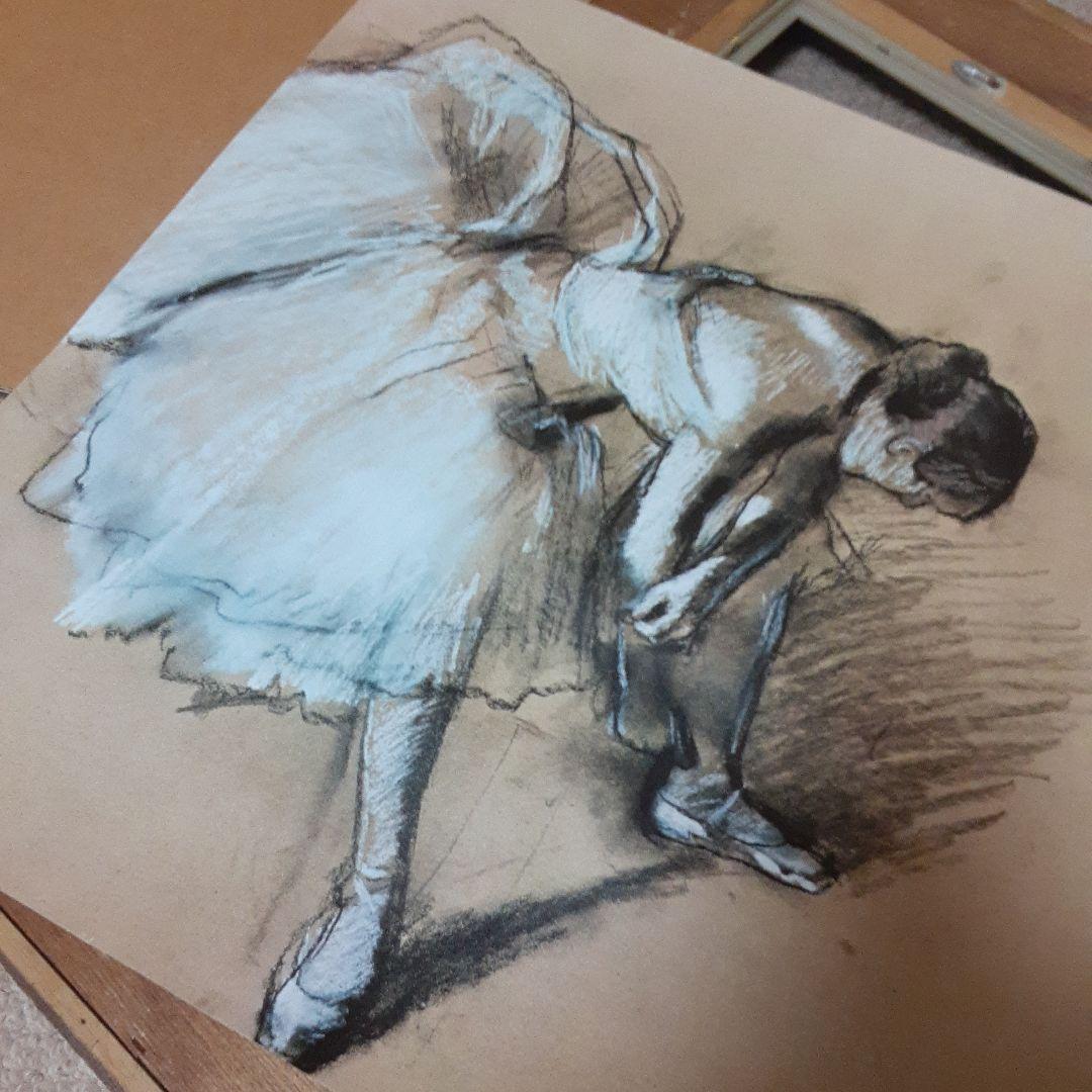 エドガー・ドガの靴下をなおす踊り子/布キャンバス高級複製名絵画/印象派デッサン