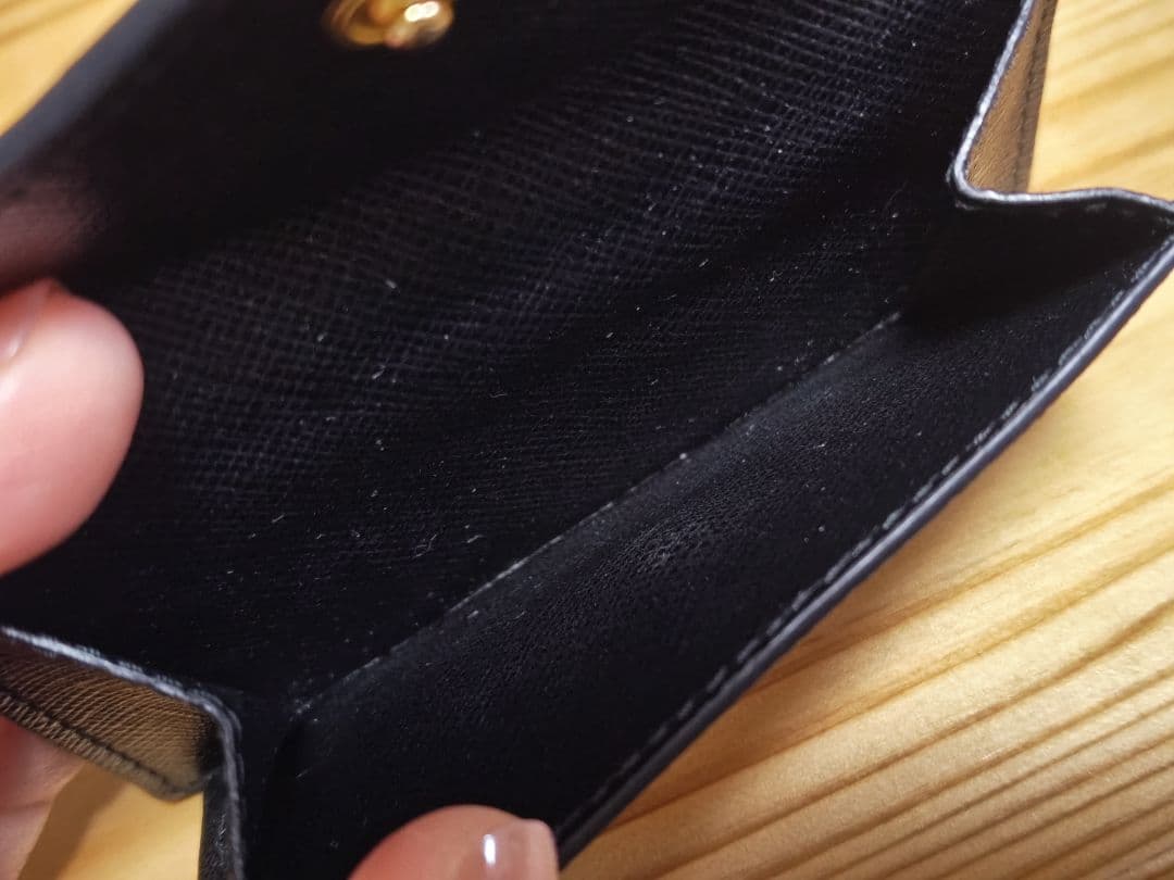 【PRADA 】ブラック 三つ折り財布