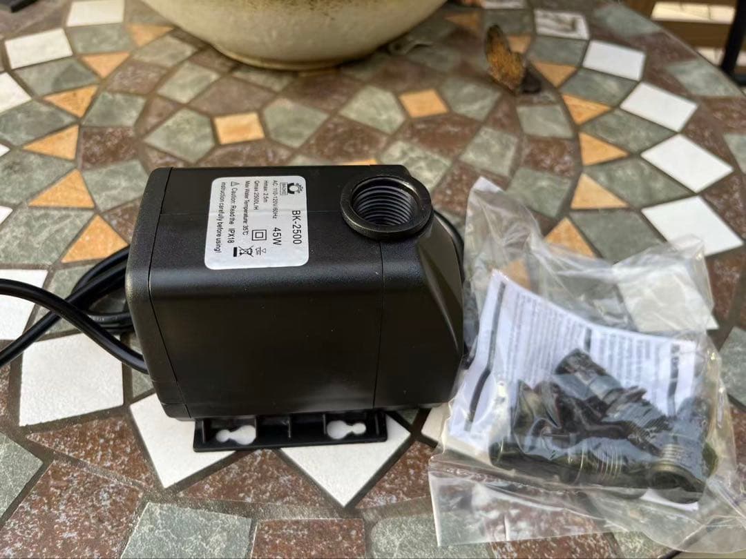 大型水槽用沈殿物理生物一体型濾過槽　水中ポンプバイオスポンジフィルター付き