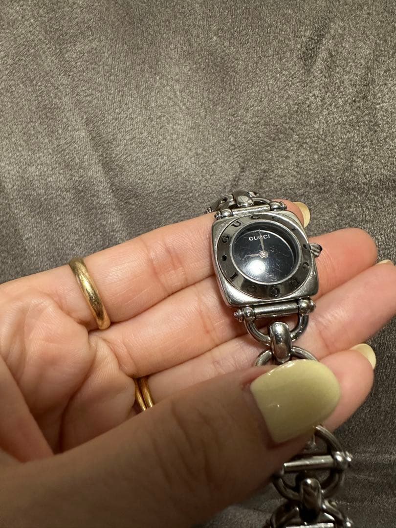 D*a様 GUCCI 腕時計　6400L シルバー