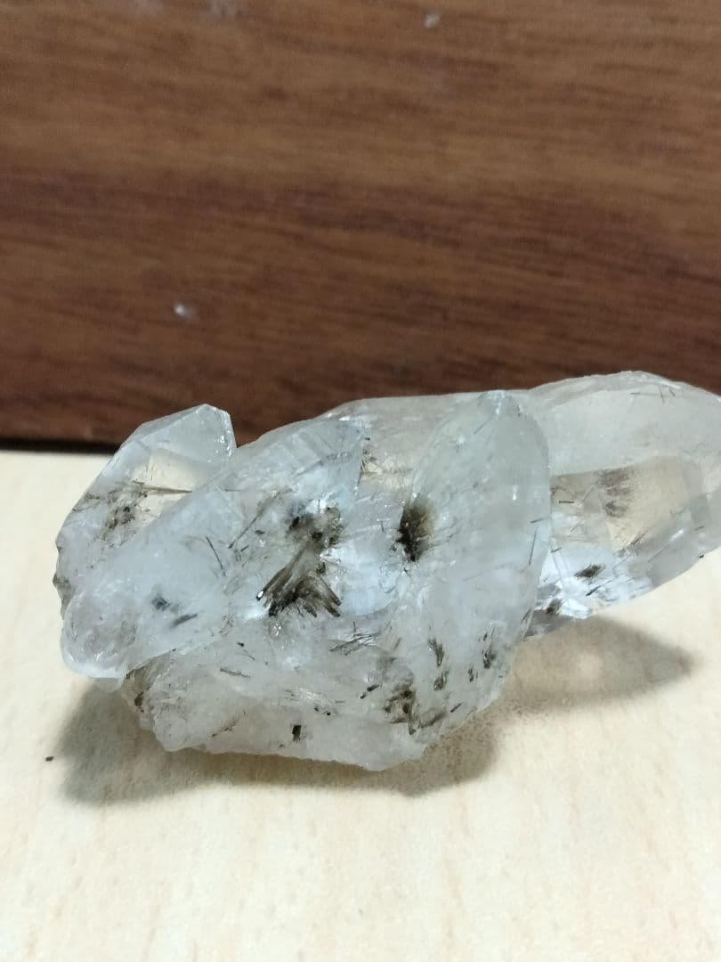 国産鉱物　山梨県　水晶クラスター　塩山竹森山　天然水晶　　トルマリン入り水晶99