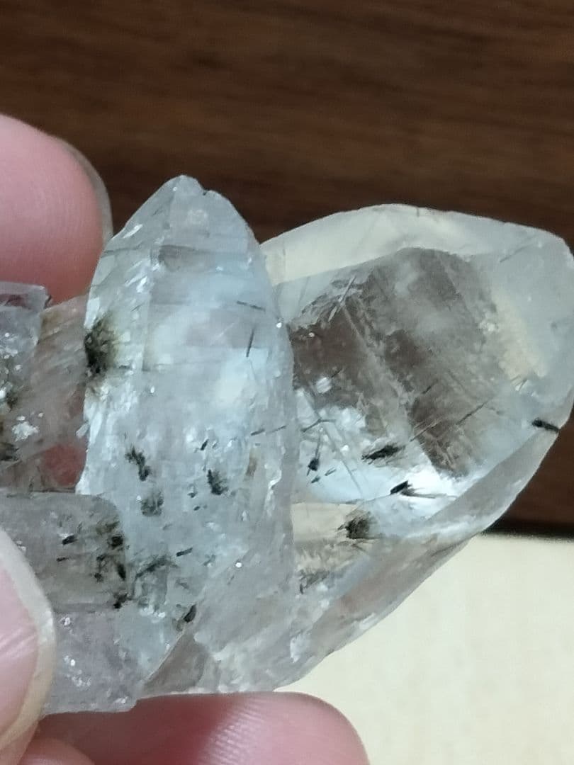 国産鉱物　山梨県　水晶クラスター　塩山竹森山　天然水晶　　トルマリン入り水晶99