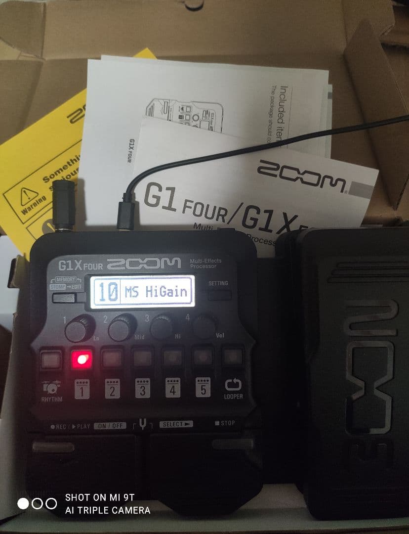 ZOOM G1X FOUR 中古