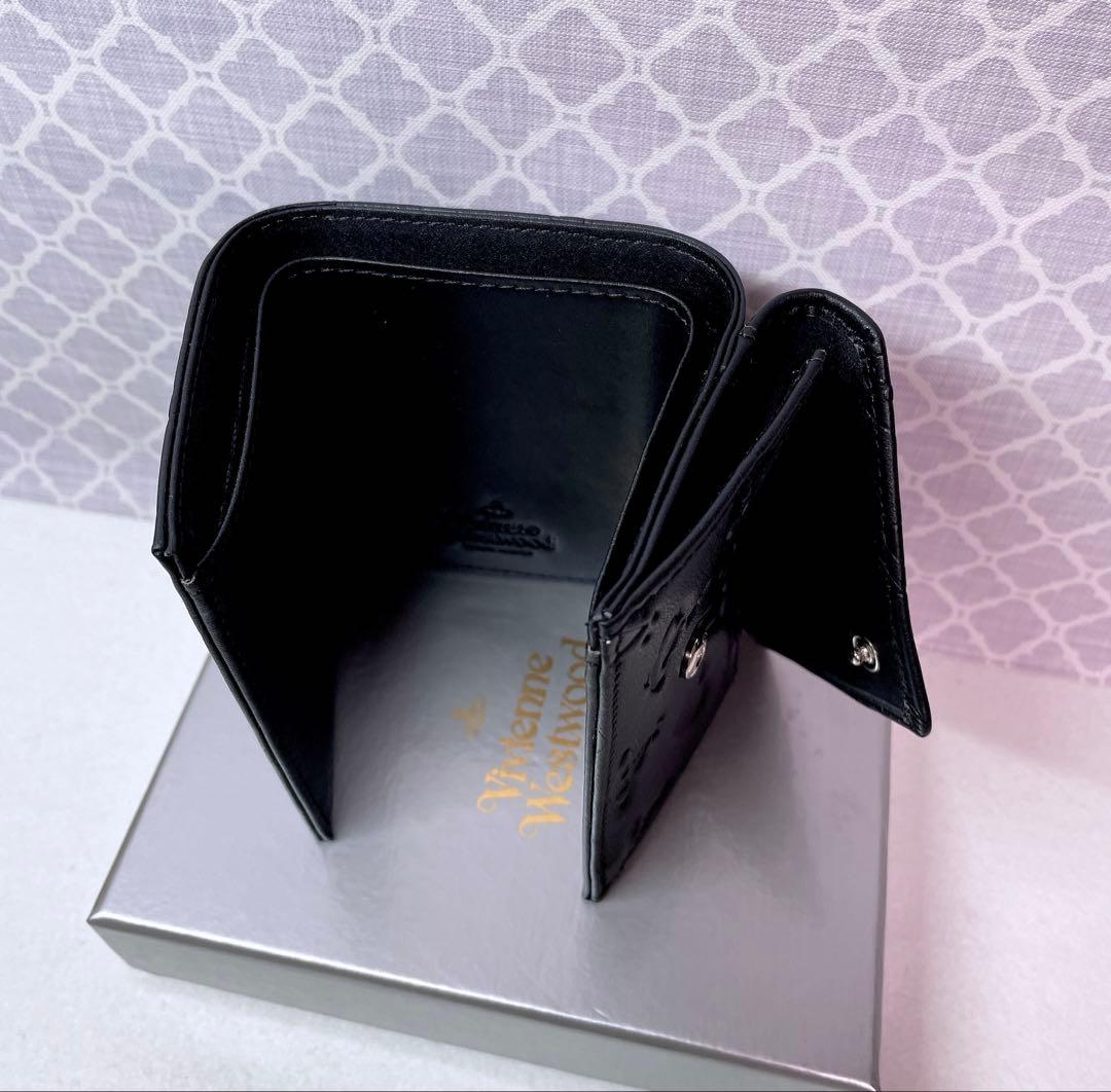 【内柄も素敵☆最新】Vivienne Westwood 三折り財布 マット 黒