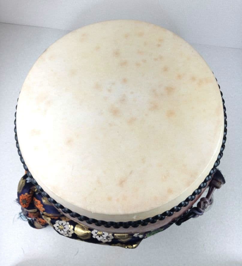 【上鳴保証】和太鼓　欅切り抜き胴　台付　*AN32