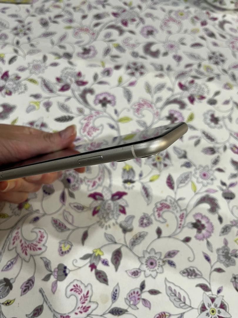 Apple iPhone 11 ホワイト　バッテリー最大容量92% 64GB