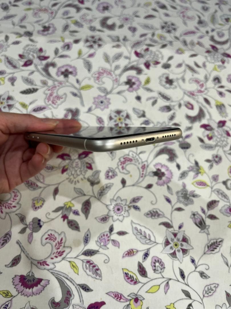 Apple iPhone 11 ホワイト　バッテリー最大容量92% 64GB