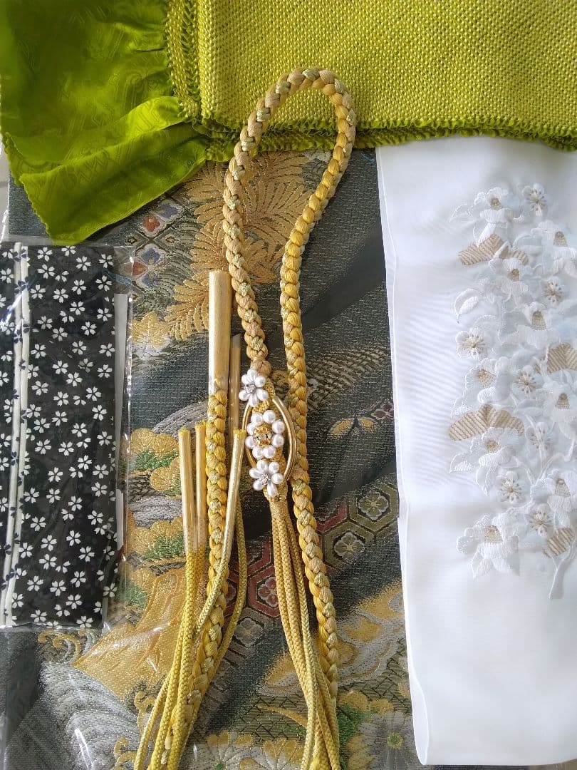 振袖五っ紋振袖成人式、半襟重ね衿、帯締め、襦袢