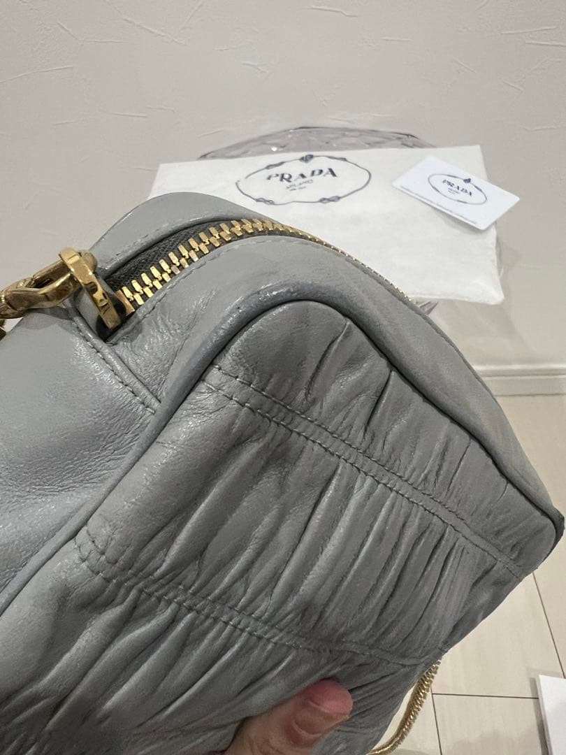 PRADA ギャザー入りショルダーバッグ グレー
