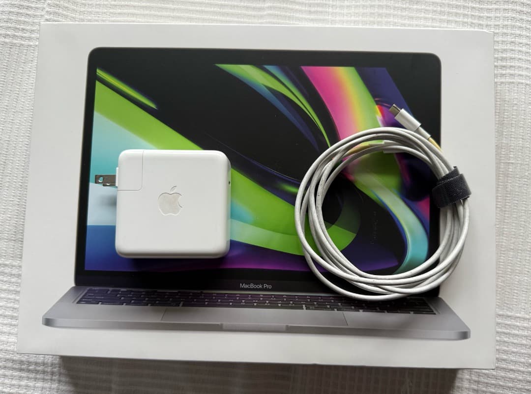 MacBook Pro M2。13インチ。16GB/256GB