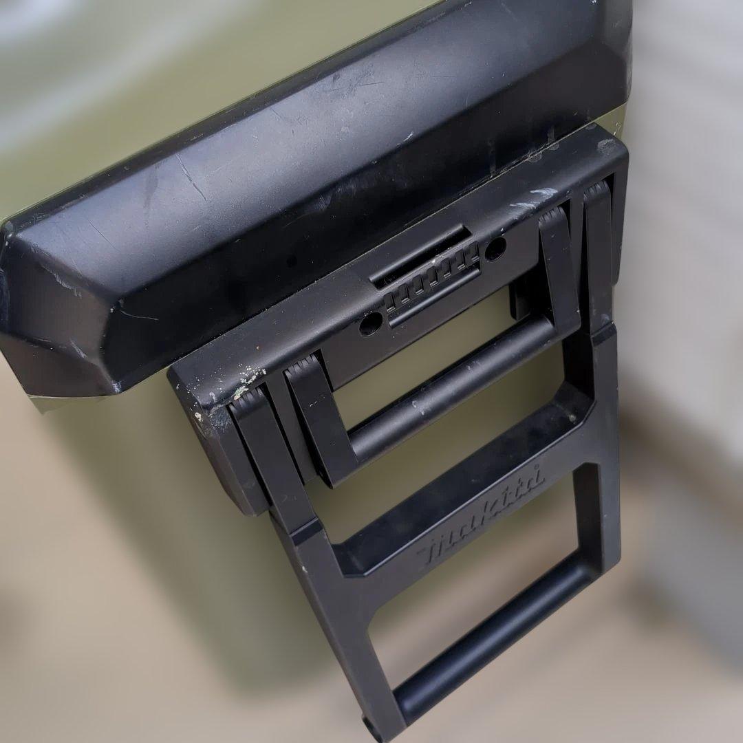 マキタ 充電式保冷温庫 18V/40Vmax CW004G