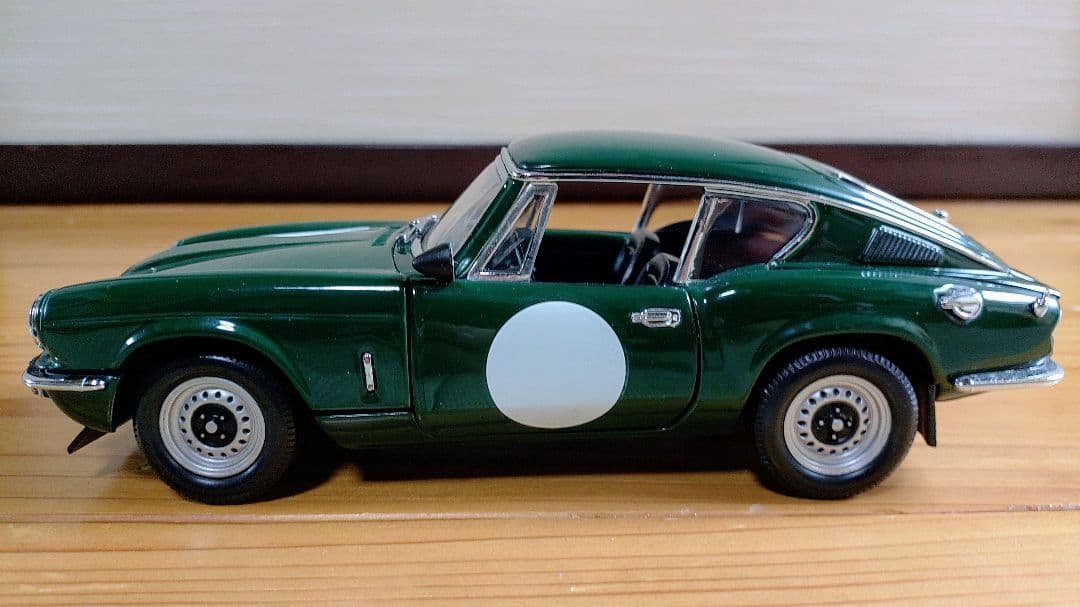 1/18　ミニカー　トライアンフ　GT6　MK3　スピットファイア　カスタム　改