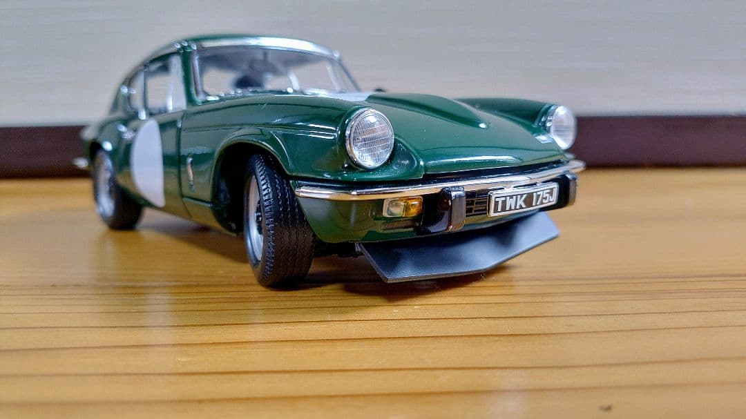 1/18　ミニカー　トライアンフ　GT6　MK3　スピットファイア　カスタム　改