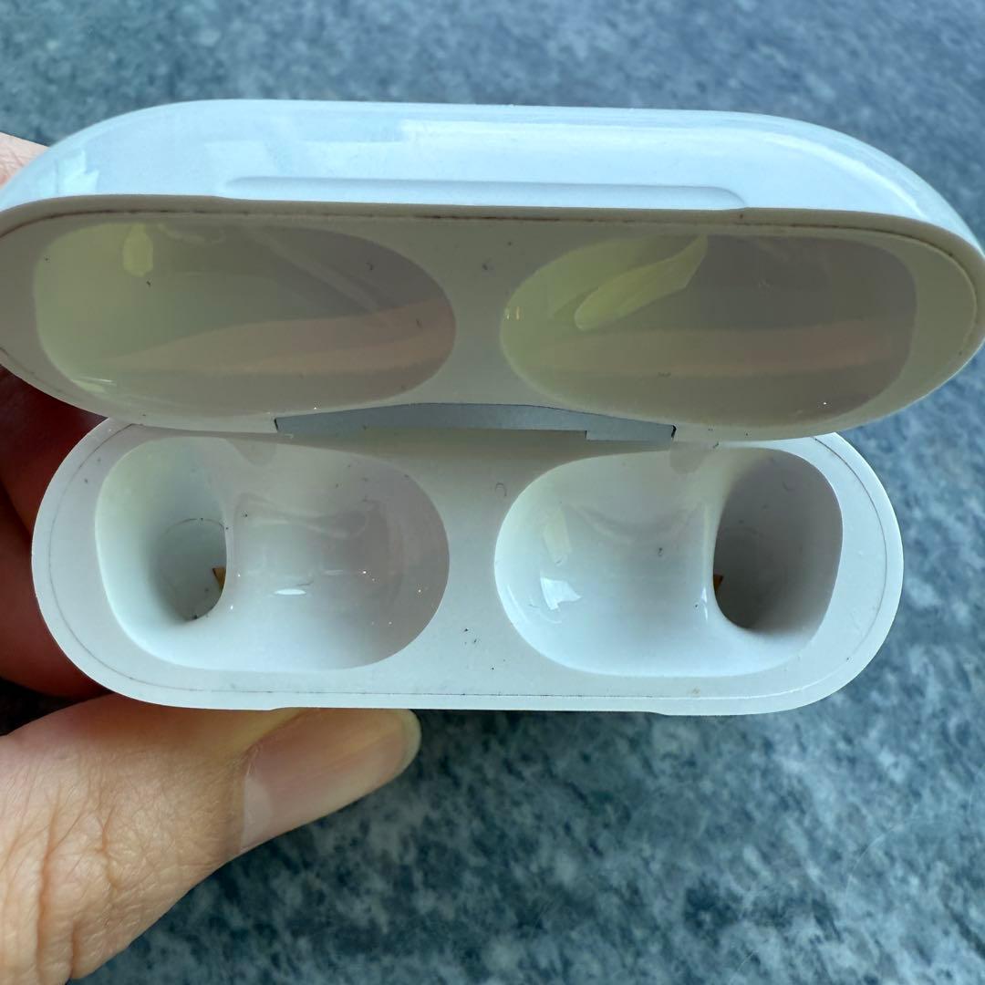 正規品！ AirPods Pro 第2世代 Lightning充電ケース付き