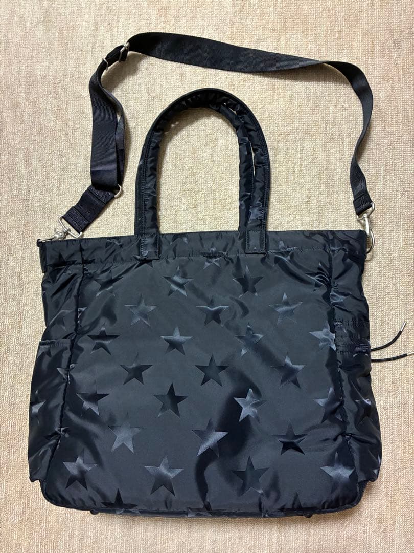 パーカー　ブラック 星柄バッグ