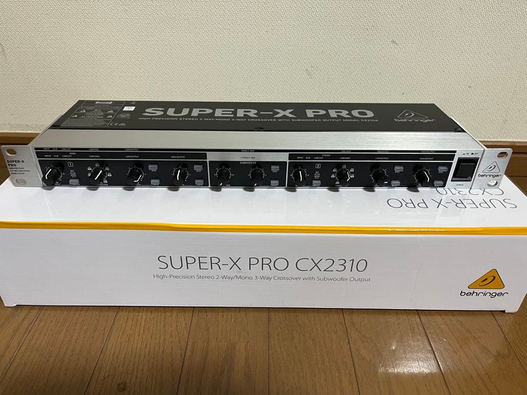 チャンネルディバイダー　Behringer SUPER-X PRO CX2310