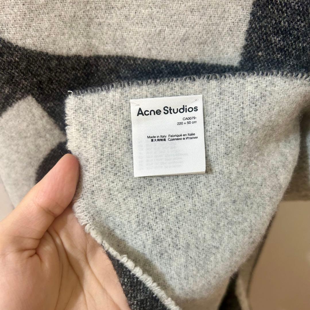 Acne Studios ウール バイカラー ロゴ マフラー