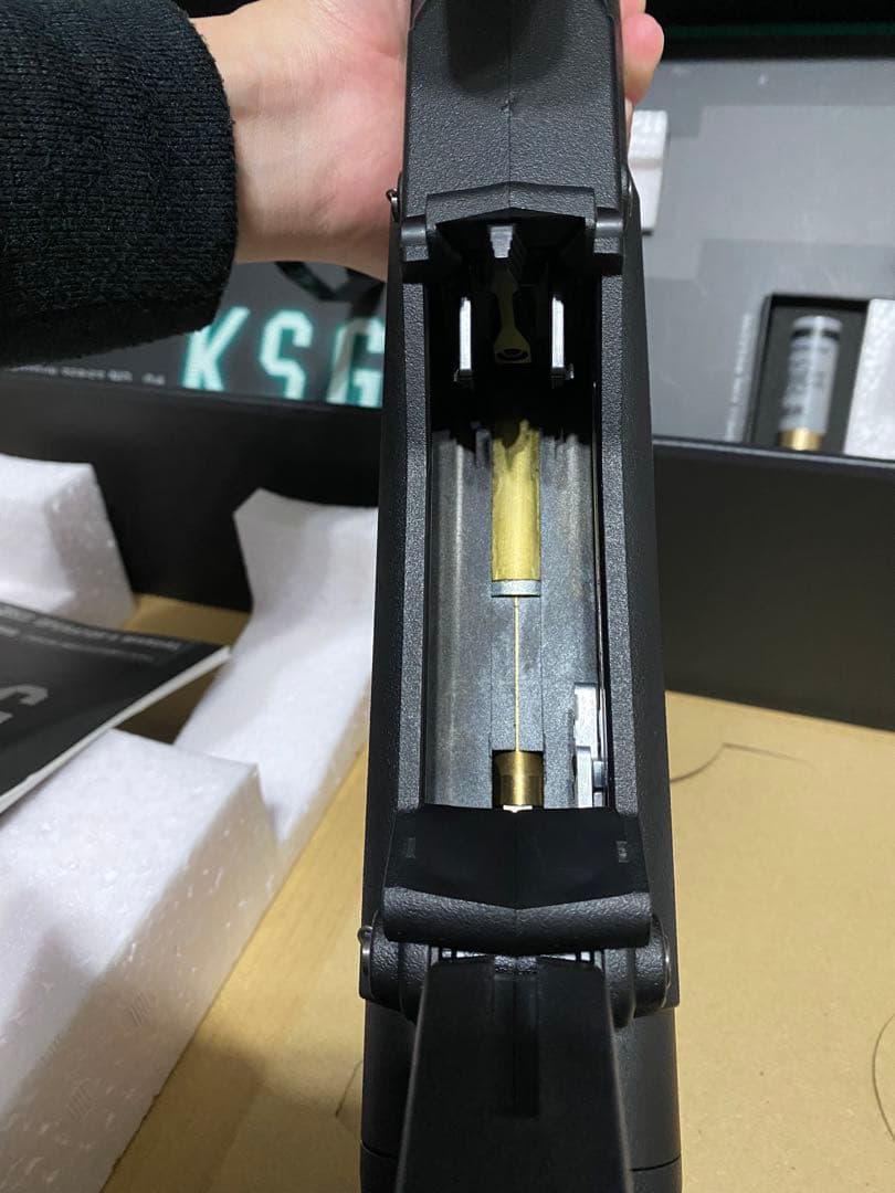 KSG ガスショットガン 本体と付属品