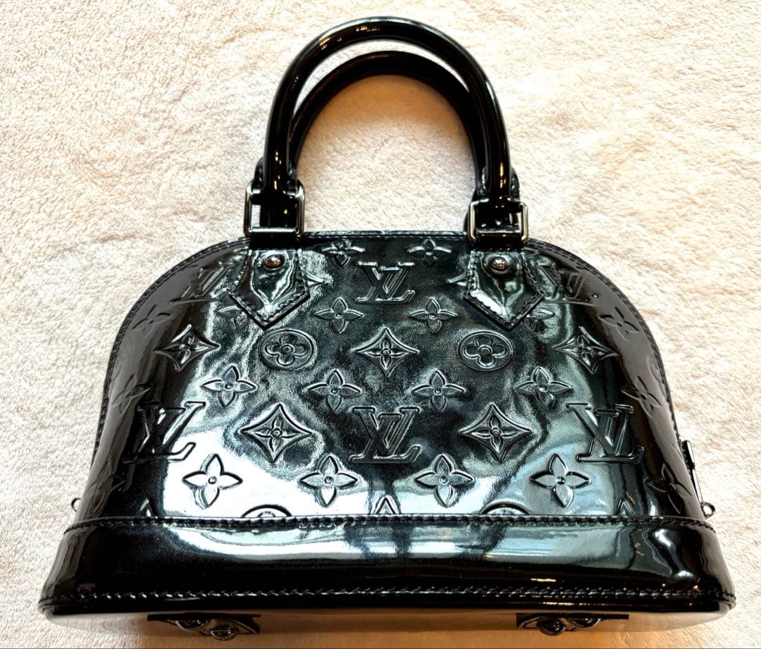 ルイ ヴィトン ヴェルニ アルマBB ハンドバッグ ショルダーバッグ エナメル黒